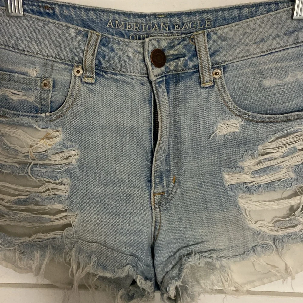 American Eagle Hi-Rise Festival Shortie Light Wash Cut Off Jean Shorts SZ 8 - Picture 2 of 7